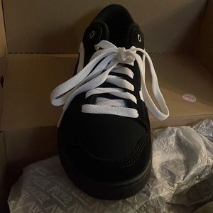 Black Vans 8.5 M 10 W
